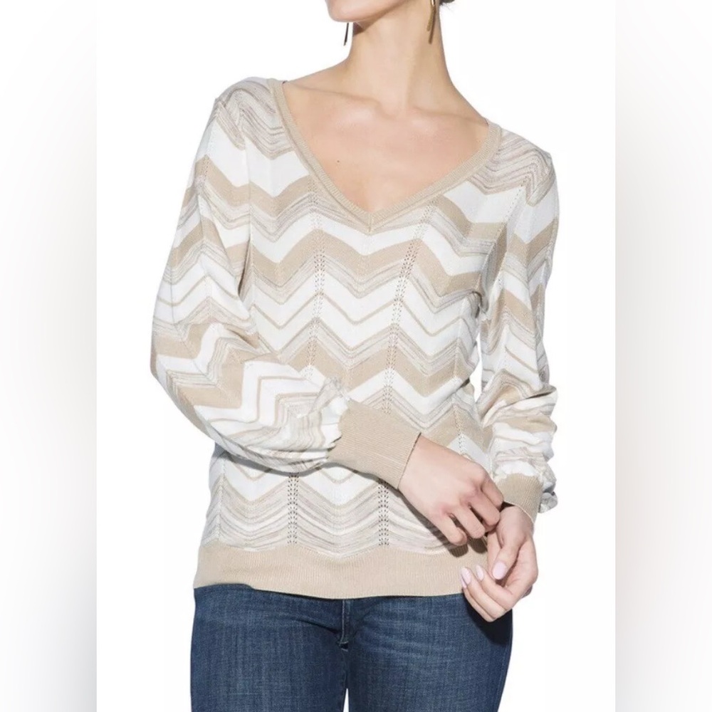 WHBM Tan Chevron Geometric low V neck|Long sleeve sweater | Size S White House